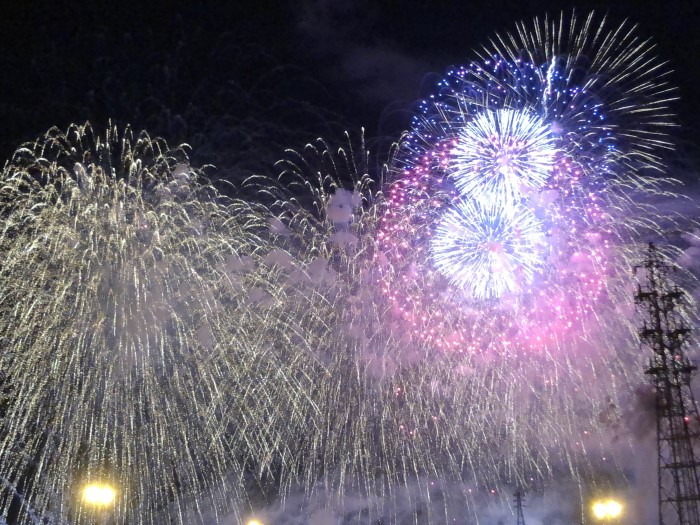 名張川花火大会 クリエイティブライフ リフォーム 大阪